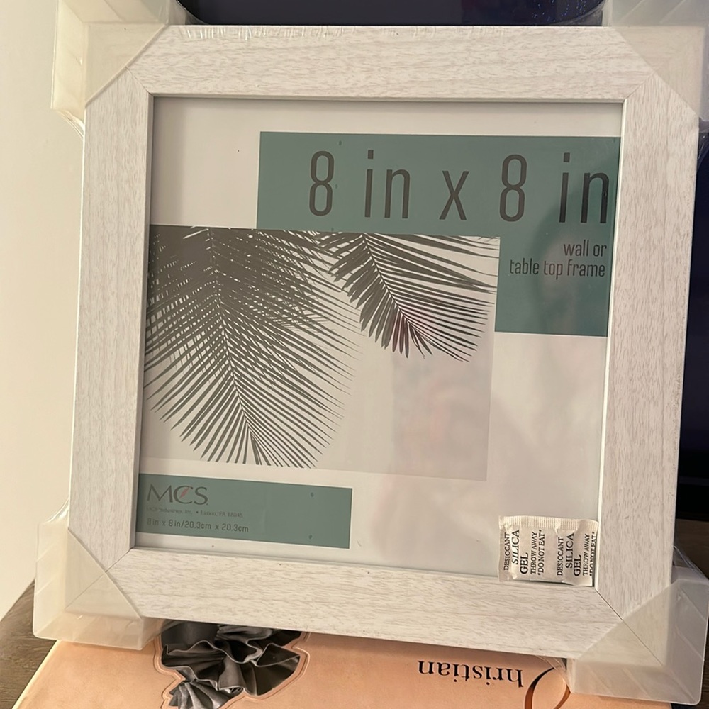 White wood picture frame